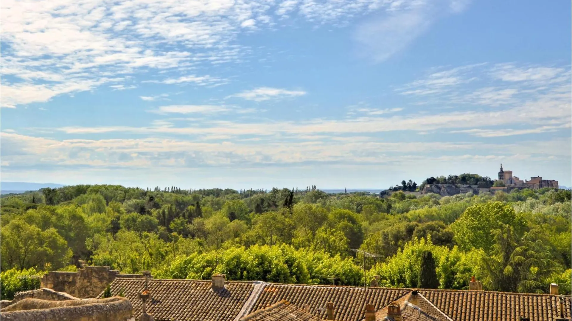 1 Bedroom Stunning Home In Villeneuve-Les-Avignon France