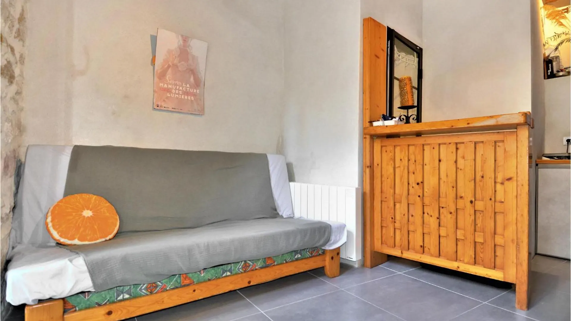 1 Bedroom Stunning Home In Villeneuve-Les-Avignon