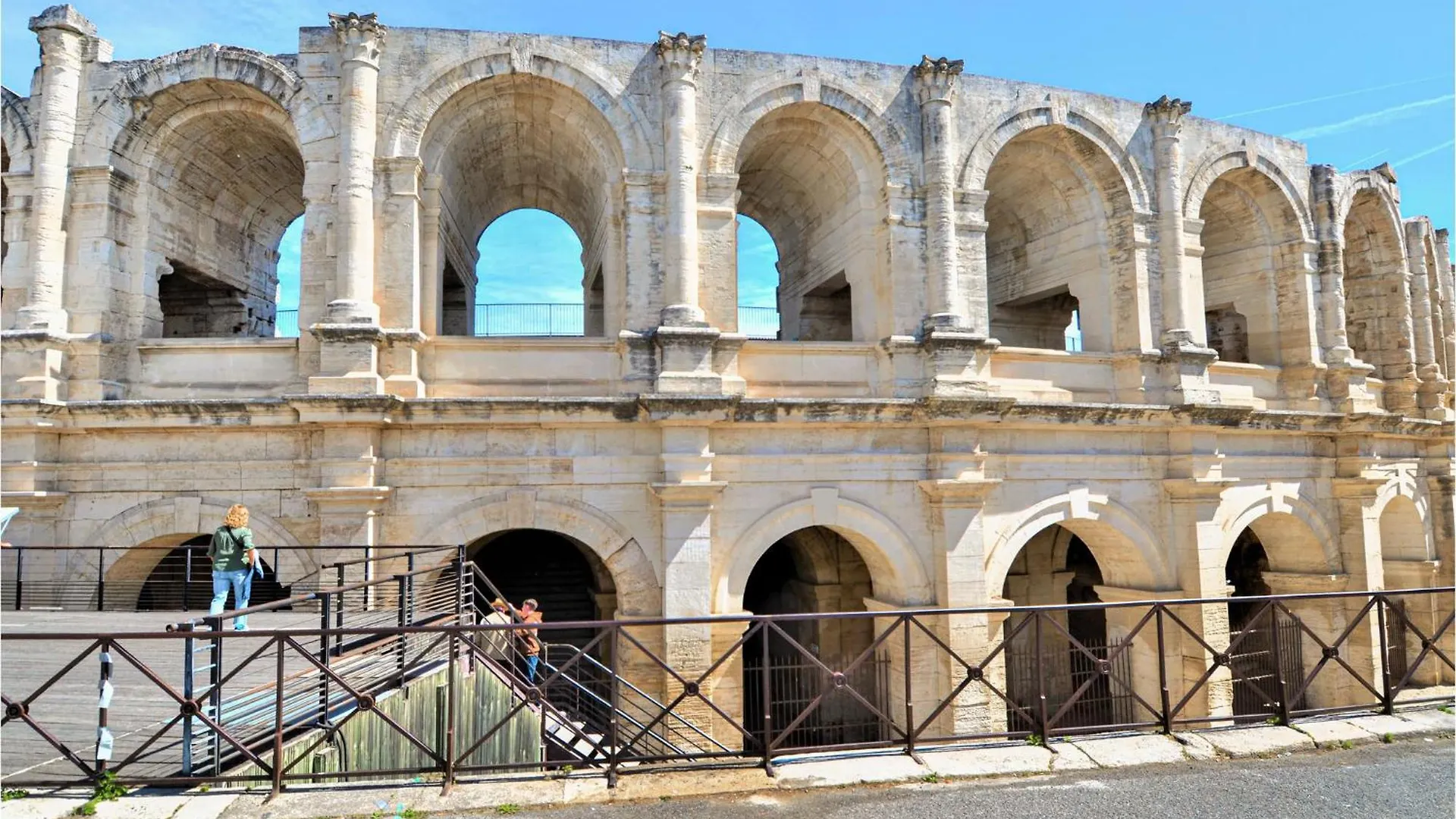 1 Bedroom Stunning Home In Villeneuve-Les-Avignon France